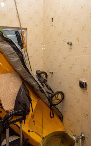 Casa à venda com 240m², 4 quartos e 10 vagasBanheiro de serviço
