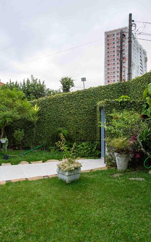 Casa à venda com 240m², 4 quartos e 10 vagasQuintal