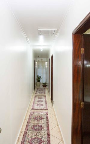Casa à venda com 240m², 4 quartos e 10 vagasCorredor