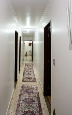 Casa à venda com 240m², 4 quartos e 10 vagasCorredor