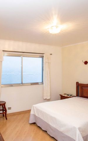 Casa à venda com 240m², 4 quartos e 10 vagasSuíte