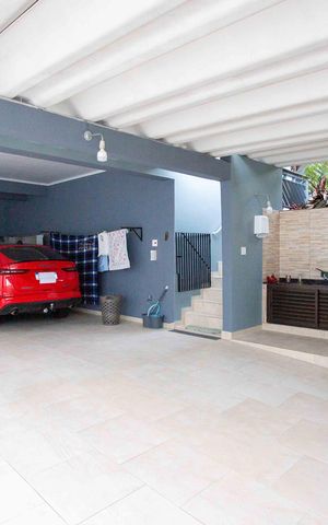 Casa à venda com 240m², 4 quartos e 10 vagasGaragem