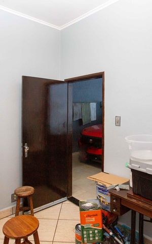 Casa à venda com 240m², 4 quartos e 10 vagasQuarto de Serviço