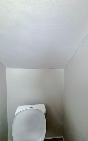 Casa de condomínio à venda com 86m², 2 quartos e 1 vagaLavabo