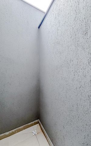Casa de condomínio à venda com 86m², 2 quartos e 1 vagaÁrea externa