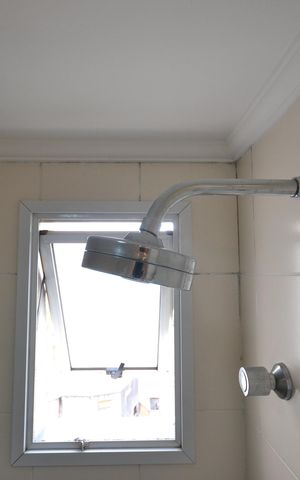 Apartamento para alugar com 66m², 2 quartos e 2 vagasBanheiro do Quarto 1