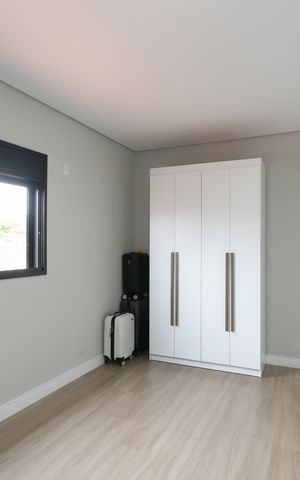 Casa para alugar com 240m², 4 quartos e 4 vagas Casa para alugar com 240m², 4 quartos e 4 vagasSuíte 1