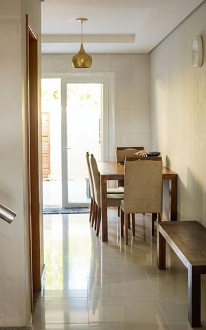 Casa à venda com 112m², 3 quartos e 1 vaga Casa à venda com 112m², 3 quartos e 1 vagaSala