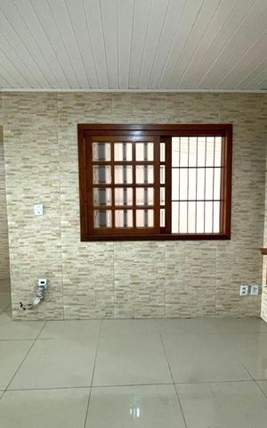 Casa à venda com 68m², 2 quartos e 1 vaga