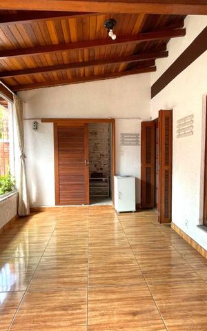 Casa à venda com 68m², 2 quartos e 1 vaga