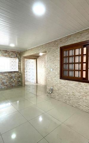 Casa à venda com 68m², 2 quartos e 1 vaga