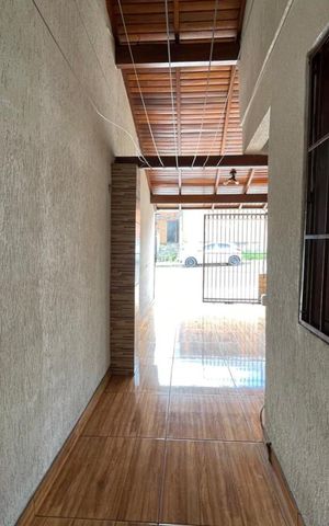 Casa à venda com 68m², 2 quartos e 1 vaga