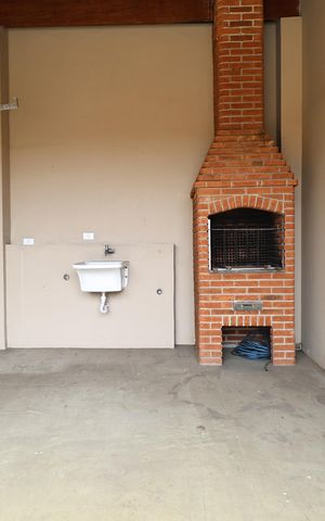 Casa à venda com 181m², 3 quartos e 2 vagas Casa à venda com 181m², 3 quartos e 2 vagasLavanderia