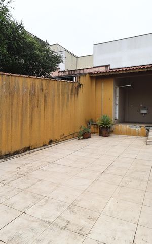 Casa à venda com 181m², 3 quartos e 2 vagas Casa à venda com 181m², 3 quartos e 2 vagasQuintal
