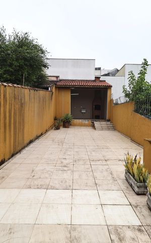 Casa à venda com 181m², 3 quartos e 2 vagas Casa à venda com 181m², 3 quartos e 2 vagasQuintal
