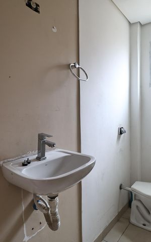 Casa à venda com 181m², 3 quartos e 2 vagas Casa à venda com 181m², 3 quartos e 2 vagasLavabo