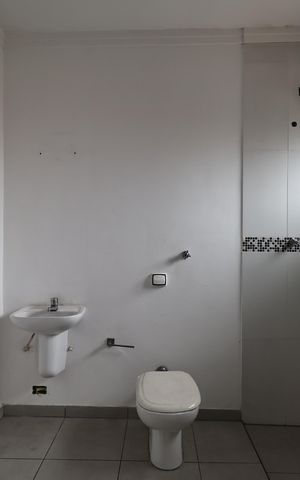 Casa à venda com 181m², 3 quartos e 2 vagas Casa à venda com 181m², 3 quartos e 2 vagasBanheiro da suíte
