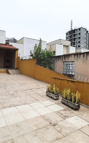 Casa à venda com 181m², 3 quartos e 2 vagas Casa à venda com 181m², 3 quartos e 2 vagasQuintal