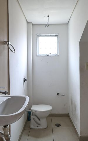 Casa à venda com 181m², 3 quartos e 2 vagas Casa à venda com 181m², 3 quartos e 2 vagasLavabo