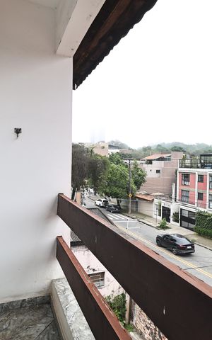 Casa à venda com 181m², 3 quartos e 2 vagas Casa à venda com 181m², 3 quartos e 2 vagasSacada