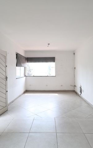 Casa à venda com 181m², 3 quartos e 2 vagas Casa à venda com 181m², 3 quartos e 2 vagasSala