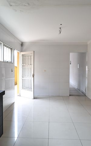 Casa à venda com 181m², 3 quartos e 2 vagas Casa à venda com 181m², 3 quartos e 2 vagasCozinha
