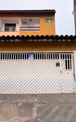 Casa à venda com 181m², 3 quartos e 2 vagas Casa à venda com 181m², 3 quartos e 2 vagasFachada + plaquinha SMNC-720