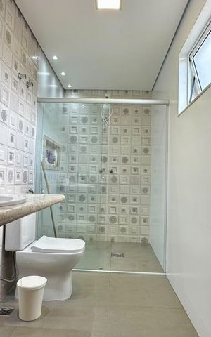 Casa à venda com 338m², 5 quartos e 4 vagas Casa à venda com 338m², 5 quartos e 4 vagasbanheiro 2