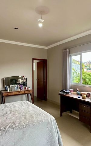 Casa à venda com 338m², 5 quartos e 4 vagas Casa à venda com 338m², 5 quartos e 4 vagasquarto 1