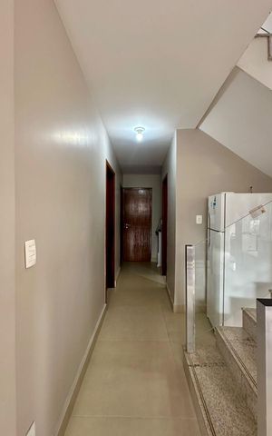 Casa à venda com 338m², 5 quartos e 4 vagas Casa à venda com 338m², 5 quartos e 4 vagascorredor