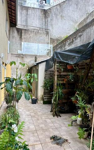 Casa à venda com 338m², 5 quartos e 4 vagas Casa à venda com 338m², 5 quartos e 4 vagasquintal