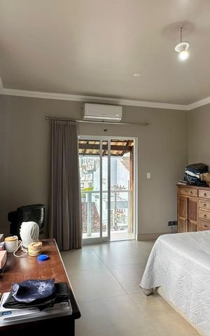 Casa à venda com 338m², 5 quartos e 4 vagas Casa à venda com 338m², 5 quartos e 4 vagasquarto 1