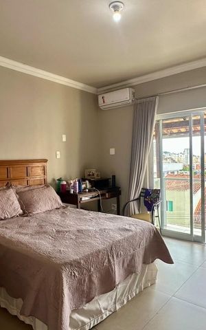 Casa à venda com 338m², 5 quartos e 4 vagas Casa à venda com 338m², 5 quartos e 4 vagasquarto 2