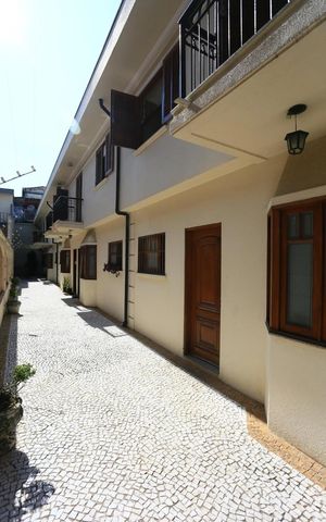 Casa de condomínio à venda com 94m², 3 quartos e 2 vagas Casa de condomínio à venda com 94m², 3 quartos e 2 vagasFachada