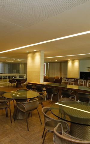 Apartamento para alugar com 274m², 4 quartos e 5 vagasÁrea comum - Salão de festas