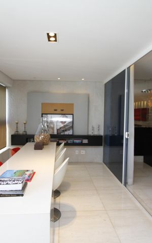 Apartamento para alugar com 274m², 4 quartos e 5 vagasVaranda da Sala