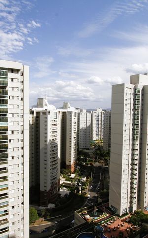 Apartamento para alugar com 274m², 4 quartos e 5 vagasVista