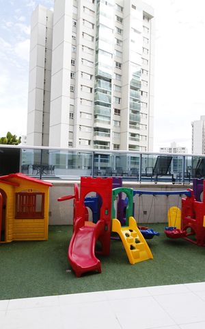 Apartamento para alugar com 274m², 4 quartos e 5 vagasÁrea comum - Playground