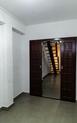 Casa para alugar com 240m², 4 quartos e 2 vagas Casa para alugar com 240m², 4 quartos e 2 vagasCozinha