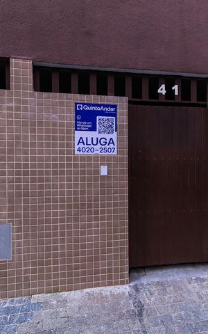 Casa para alugar com 240m², 4 quartos e 2 vagas Casa para alugar com 240m², 4 quartos e 2 vagasFachada