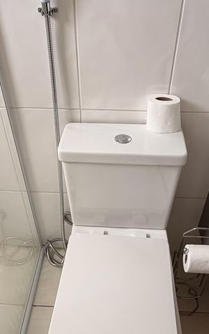 Apartamento à venda com 104m², 3 quartos e 2 vagas Apartamento à venda com 104m², 3 quartos e 2 vagasBanheiro social