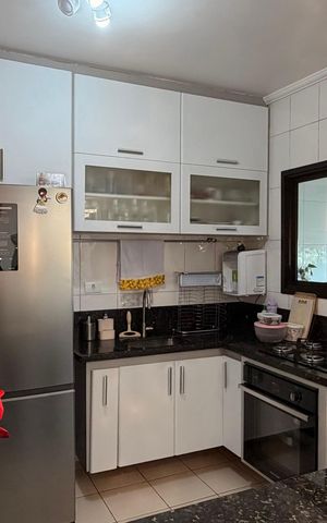 Apartamento à venda com 104m², 3 quartos e 2 vagas Apartamento à venda com 104m², 3 quartos e 2 vagasCozinha