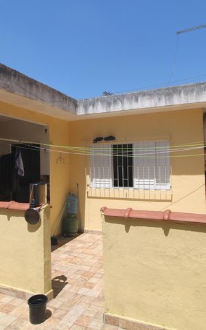 Casa para alugar com 150m², 3 quartos e 2 vagasFundos da casa