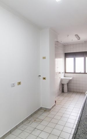 Apartamento para alugar com 120m², 3 quartos e 2 vagas Apartamento para alugar com 120m², 3 quartos e 2 vagasCozinha