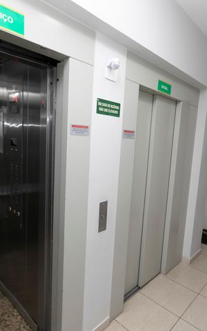 Apartamento para alugar com 96m², 3 quartos e 2 vagasHALL DO ELEVADOR