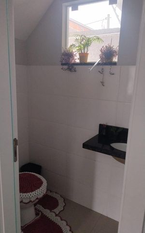 Casa à venda com 100m², 3 quartos e 2 vagas Casa à venda com 100m², 3 quartos e 2 vagasBanheiro Social