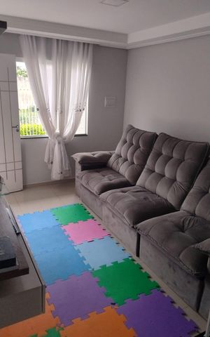 Casa à venda com 100m², 3 quartos e 2 vagas Casa à venda com 100m², 3 quartos e 2 vagasSala