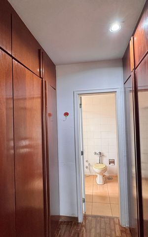 Apartamento à venda com 182m², 3 quartos e 2 vagas Apartamento à venda com 182m², 3 quartos e 2 vagasSuíte - Closet