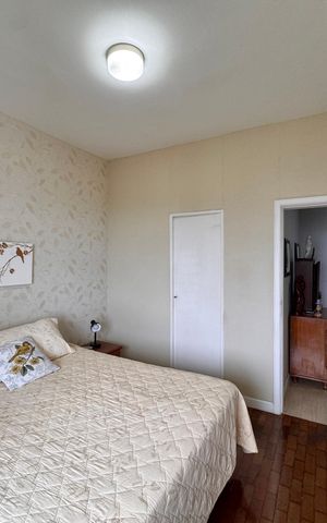 Apartamento à venda com 182m², 3 quartos e 2 vagas Apartamento à venda com 182m², 3 quartos e 2 vagasSuíte