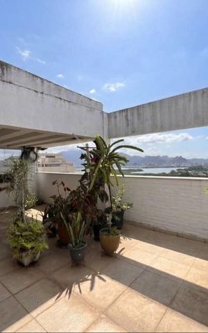 Apartamento à venda com 182m², 3 quartos e 2 vagas Apartamento à venda com 182m², 3 quartos e 2 vagasTerraço